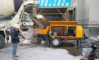細石混凝土泵產品和運營的關系是什么-相輔相成[魯科重工]